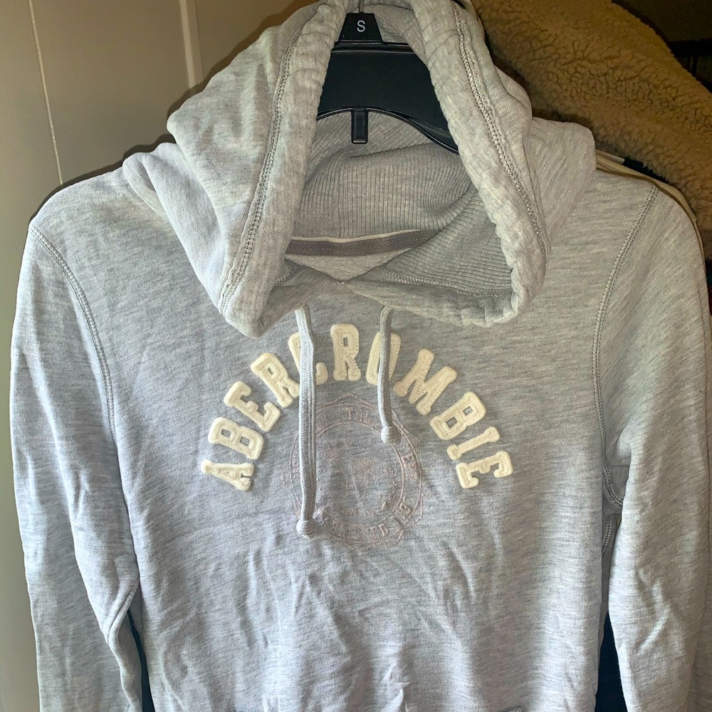 Half sleeved hoody, thick, well made.